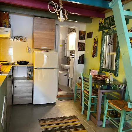 Tatil Evi Fenia's Beachfront House