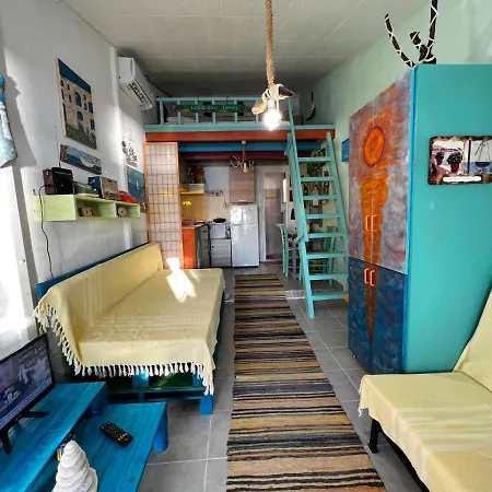 Fenia's Beachfront House Tatil Evi *