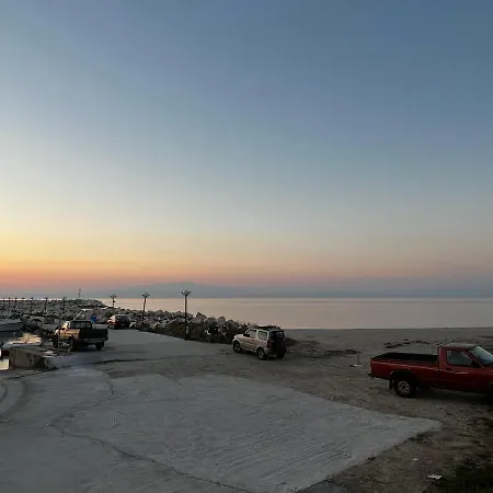 Fenia's Beachfront House Tatil Evi