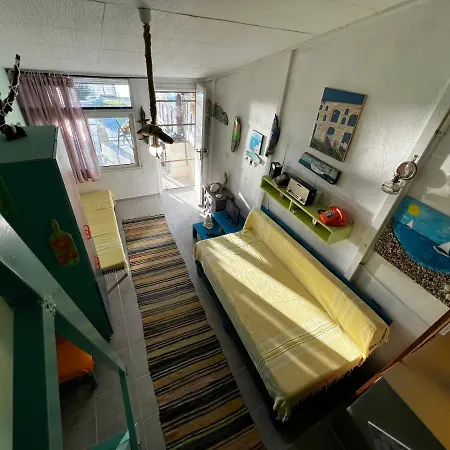 Fenia's Beachfront House Feriehus