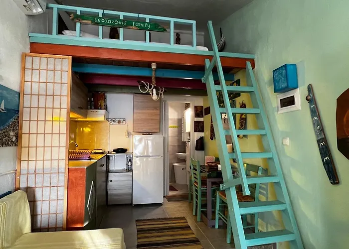 Fenia's Beachfront House Tatil Evi *