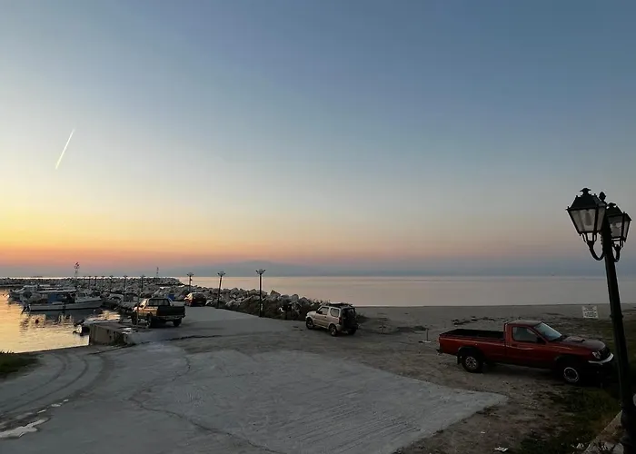 Fenia's Beachfront House Tatil Evi