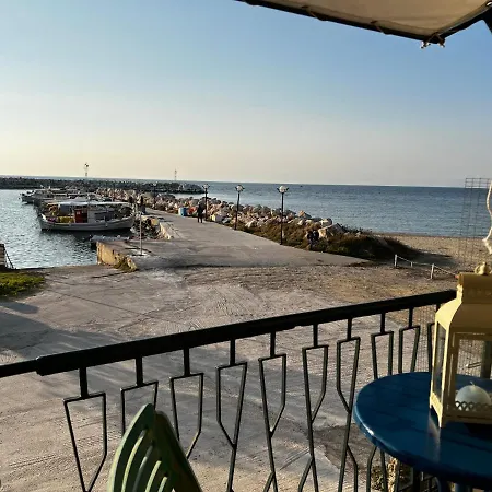 بيت للعطل Fenia's Beachfront House Skála Kallirákhis