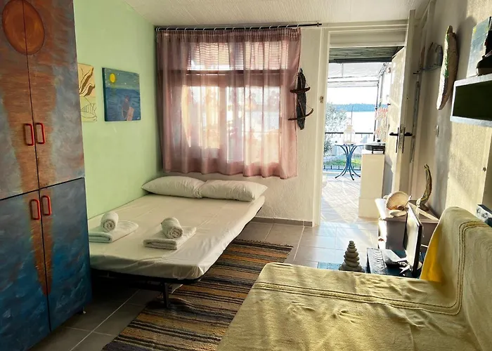 Fenia's Beachfront House * Skala Kallirakhis
